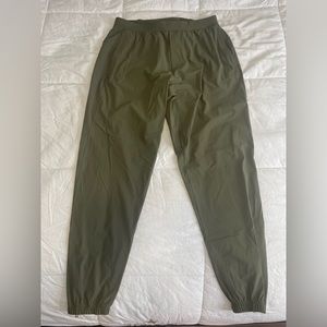 Lululemon Men’s Surge Jogger - Size L - Olive